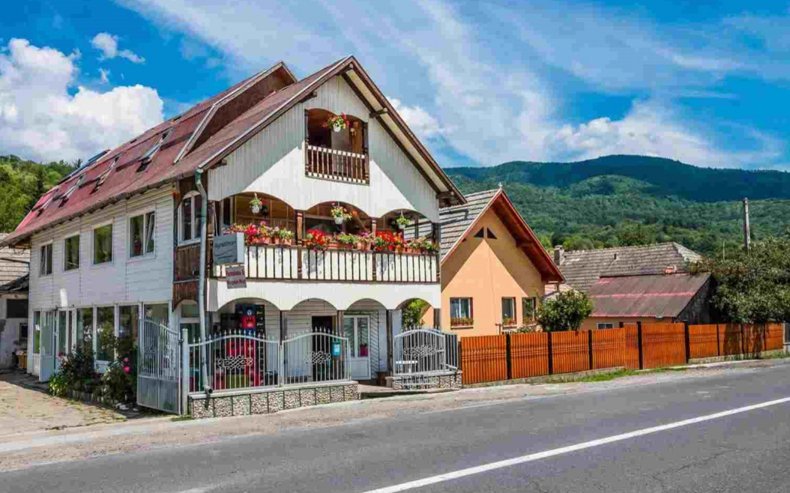 Pensiunea Begonia, Sita Buzaului. Mediu pitoresc, o alegere perfecta