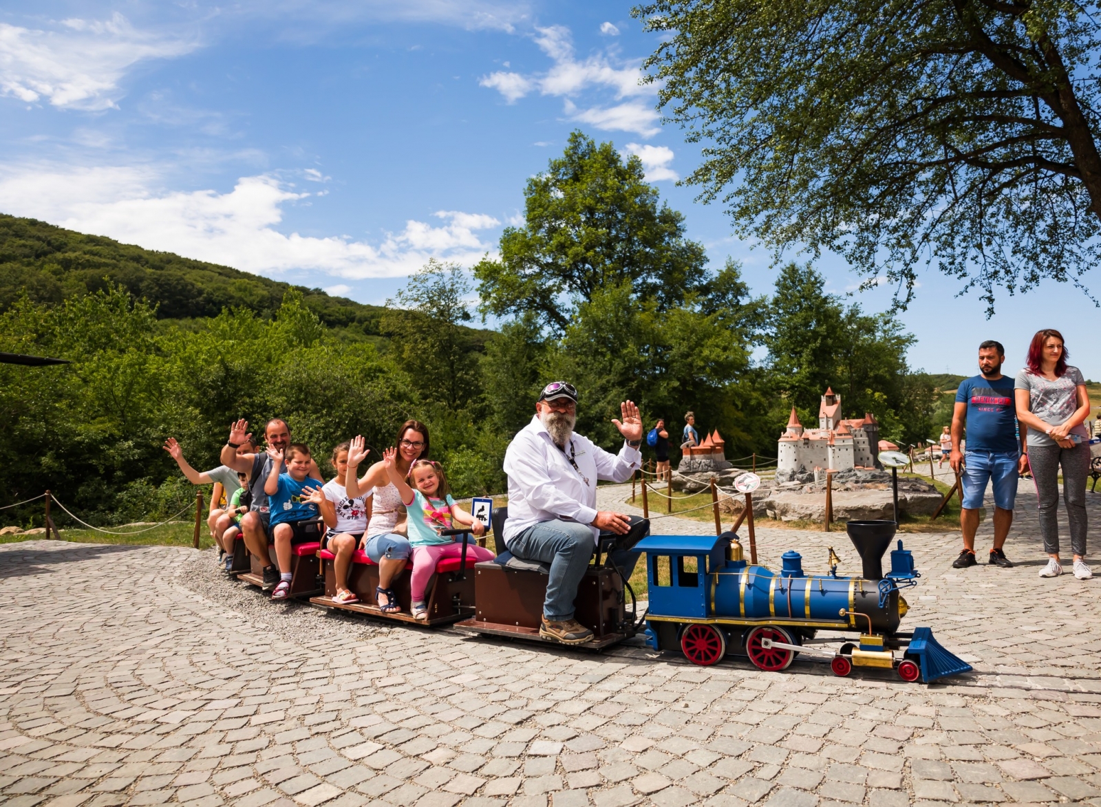 Mini parc transilvania, odorhei, judetul harghita, trenulet