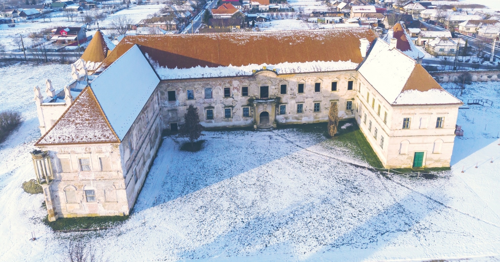 castelul banffy, bontida, judetul cluj, castelul unde se tine electric castle