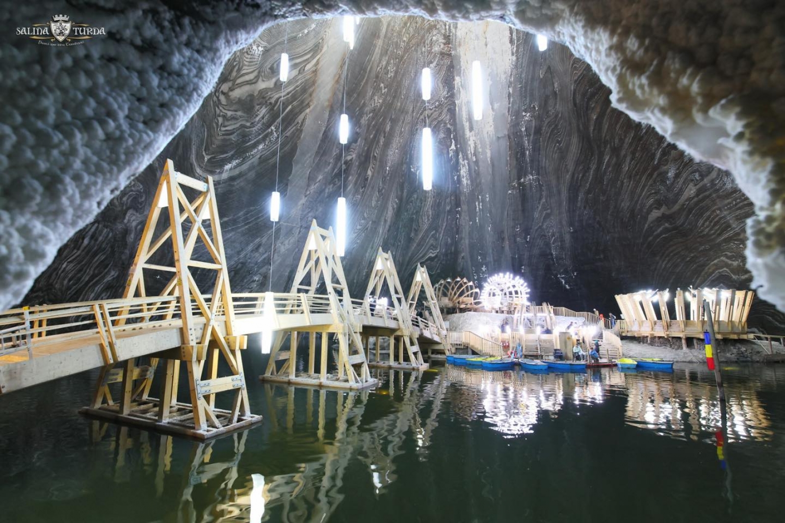 Salina Turda, judetul Cluj, pod in salina, lac in salina