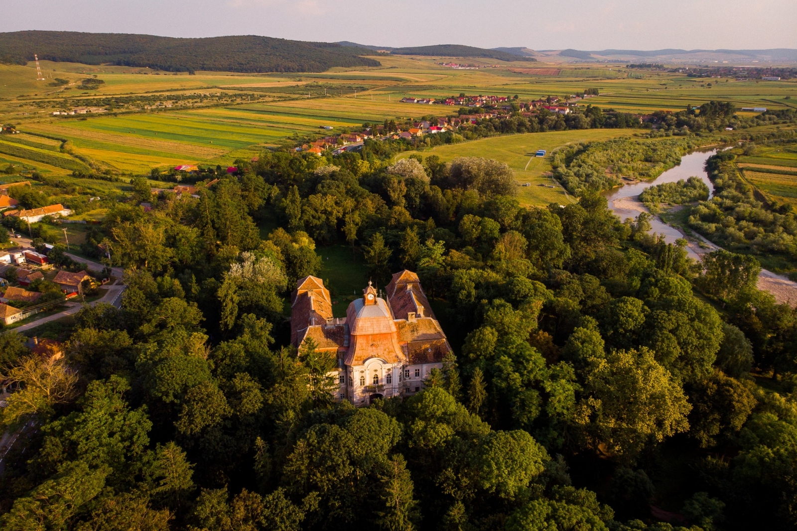 castelul teleki, judetul mures