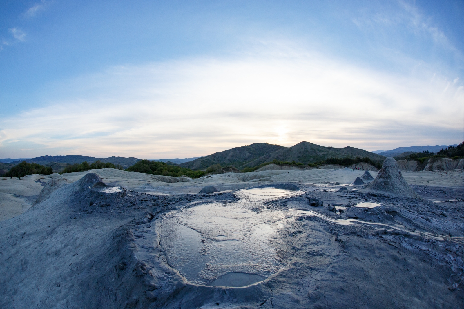 Vulcanii noroiși din Buzău: 5 informații pentru chef de vizitat