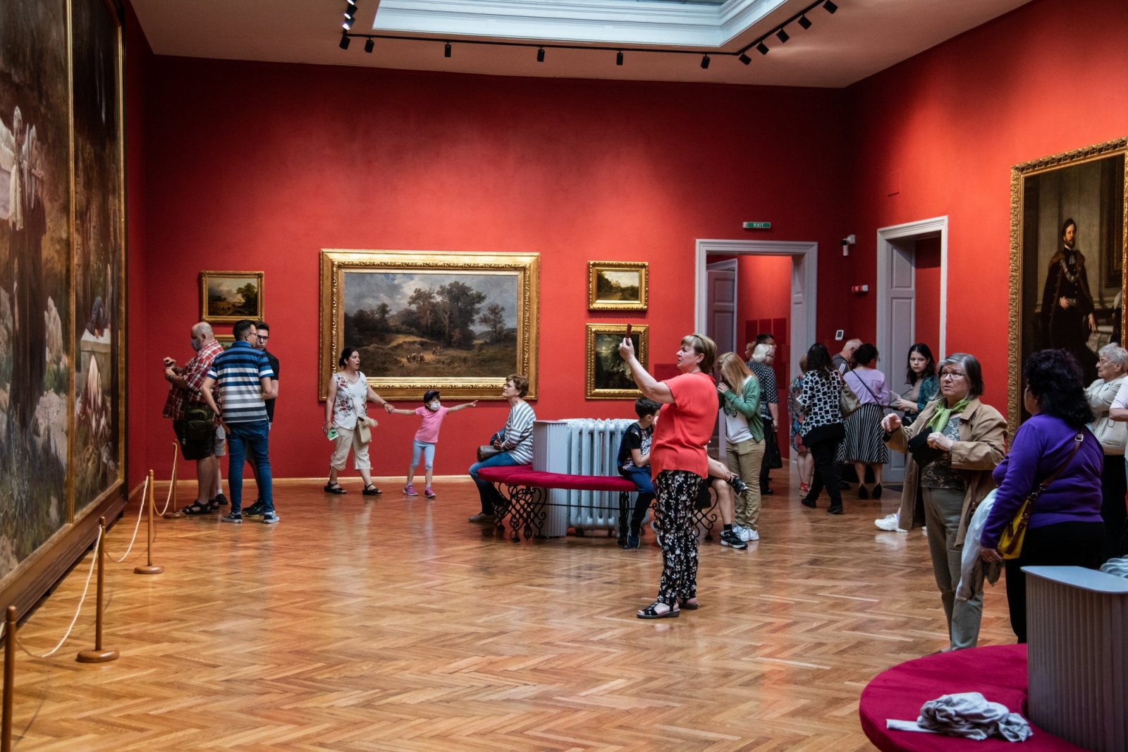 Muzeum, festmeny kiallitas, bukarest 