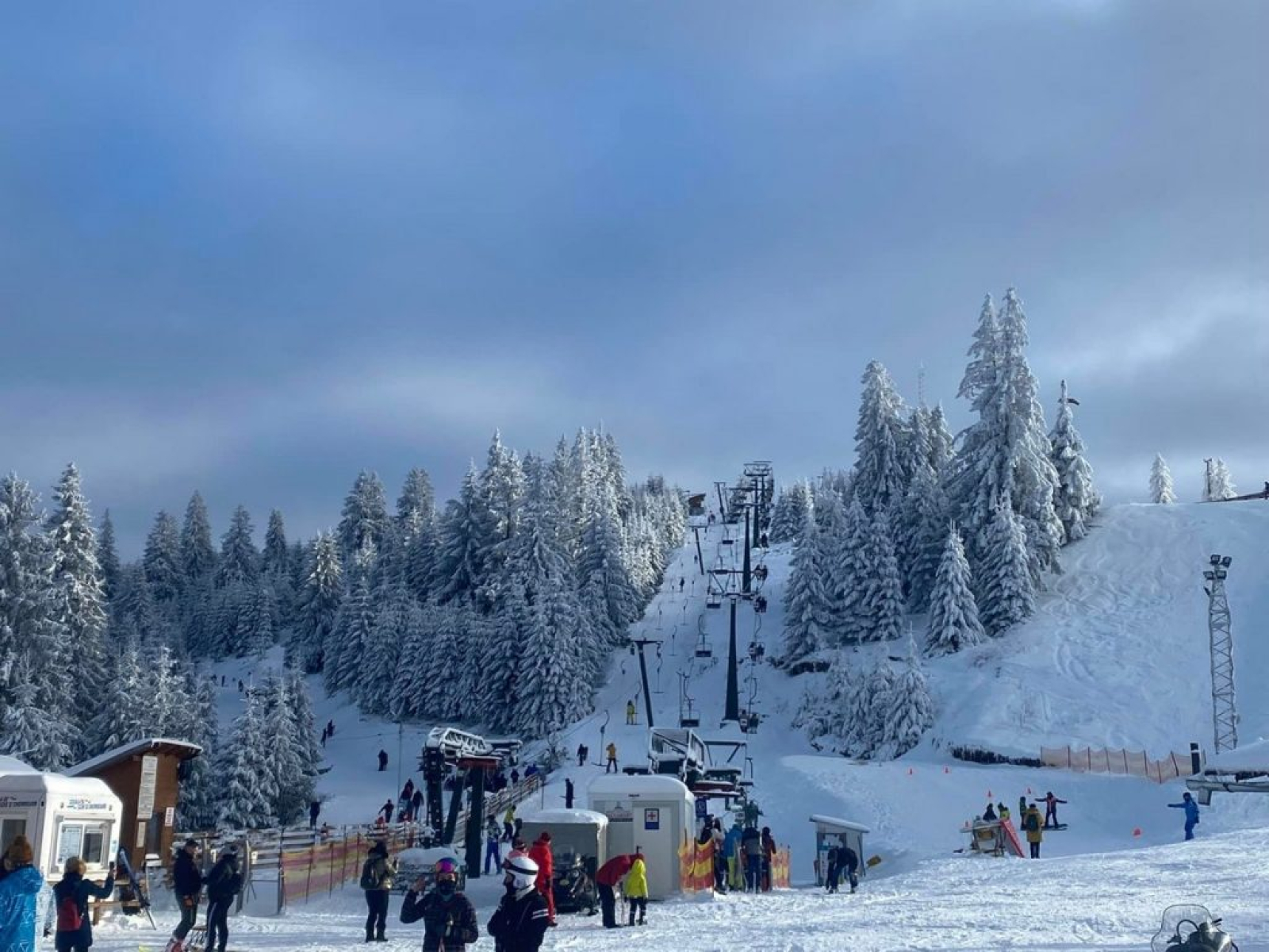 Păltiniș kicks off winter: the ski season in Romania has opened