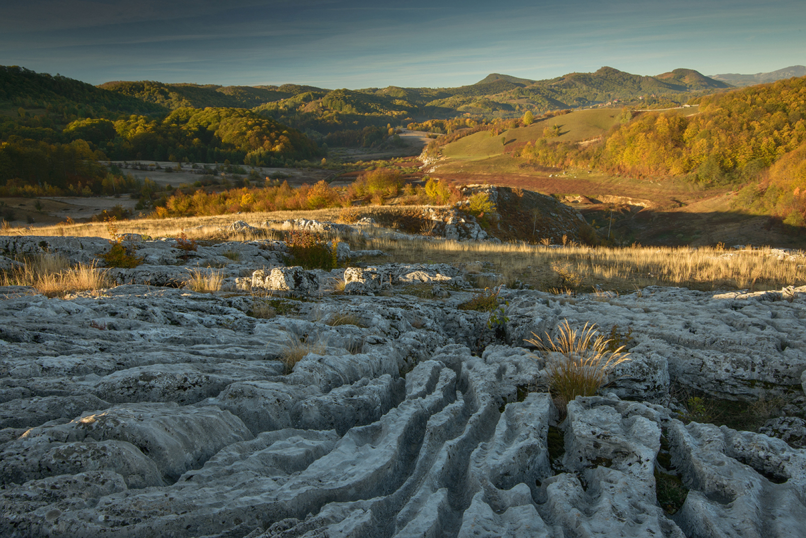 Călătorie în timp prin Țara Hațegului și Platoul Mehedinți: De la dinozaurii pitici la misterele geologice
