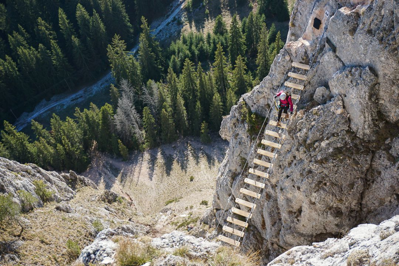 Adrenalin a sziklafalon: Románia legizgalmasabb via ferrata útvonalai