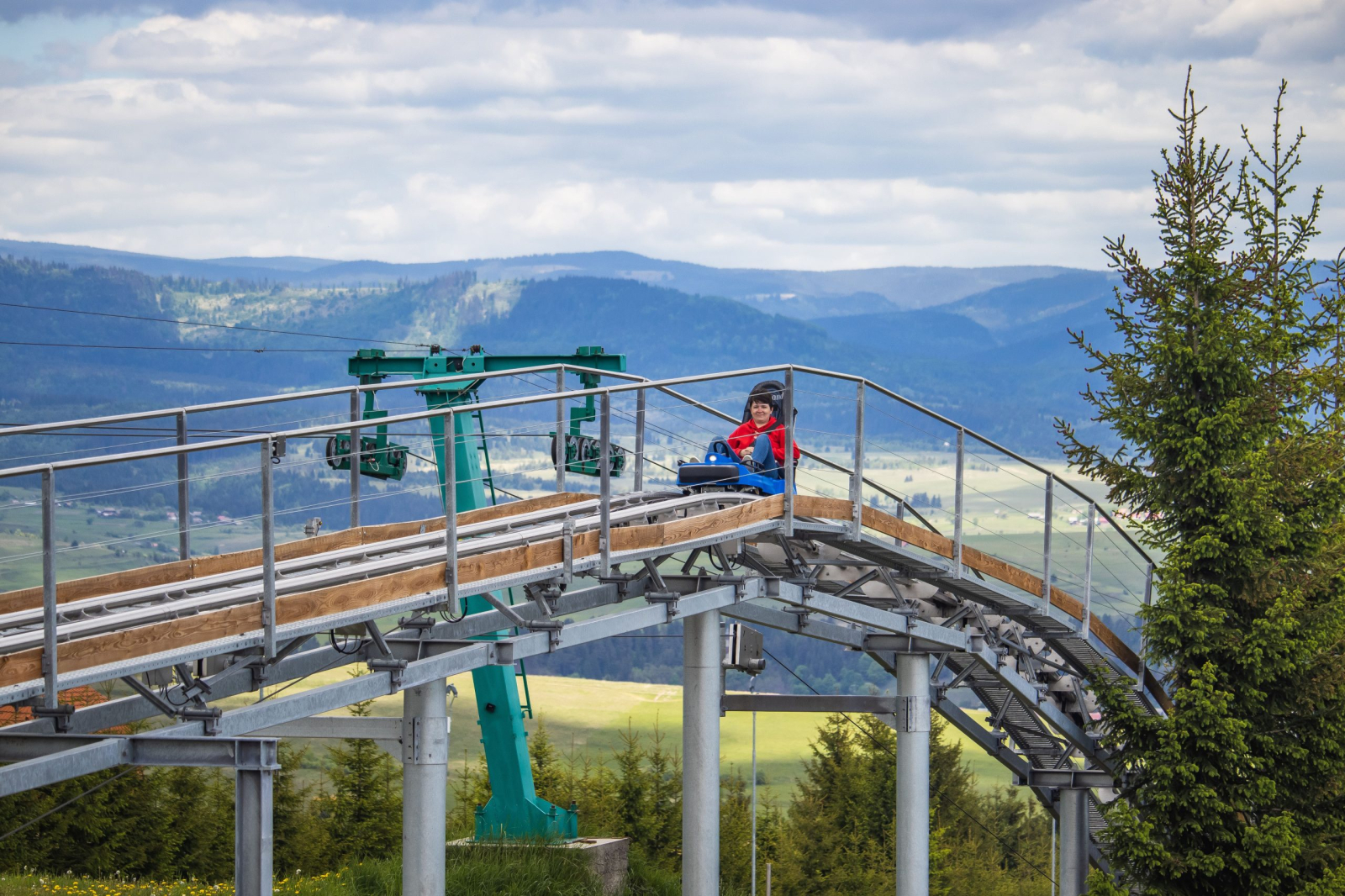 Cele mai populare piste de bob de vară din România: Adrenalină în munți